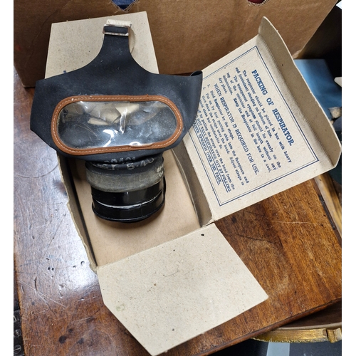 84 - WW2 HOMEFRONT CIVILIAN GAS MASK & CASE DATED 1937
In excellent condition
Box marked with owners name... 
