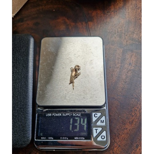 5 - 9 carat gold parrott with ruby inset eye