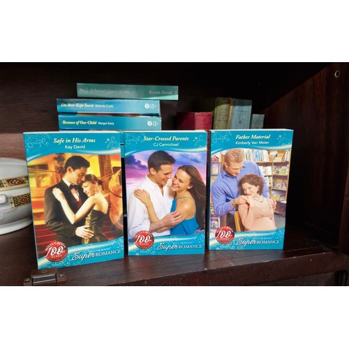 192 - A collection of Mills and Boon novels.