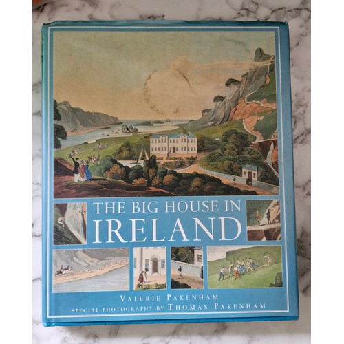 212 - The big house in Ireland: an illustrated anthology / Valerie Pakenham; special photography by Thomas... 