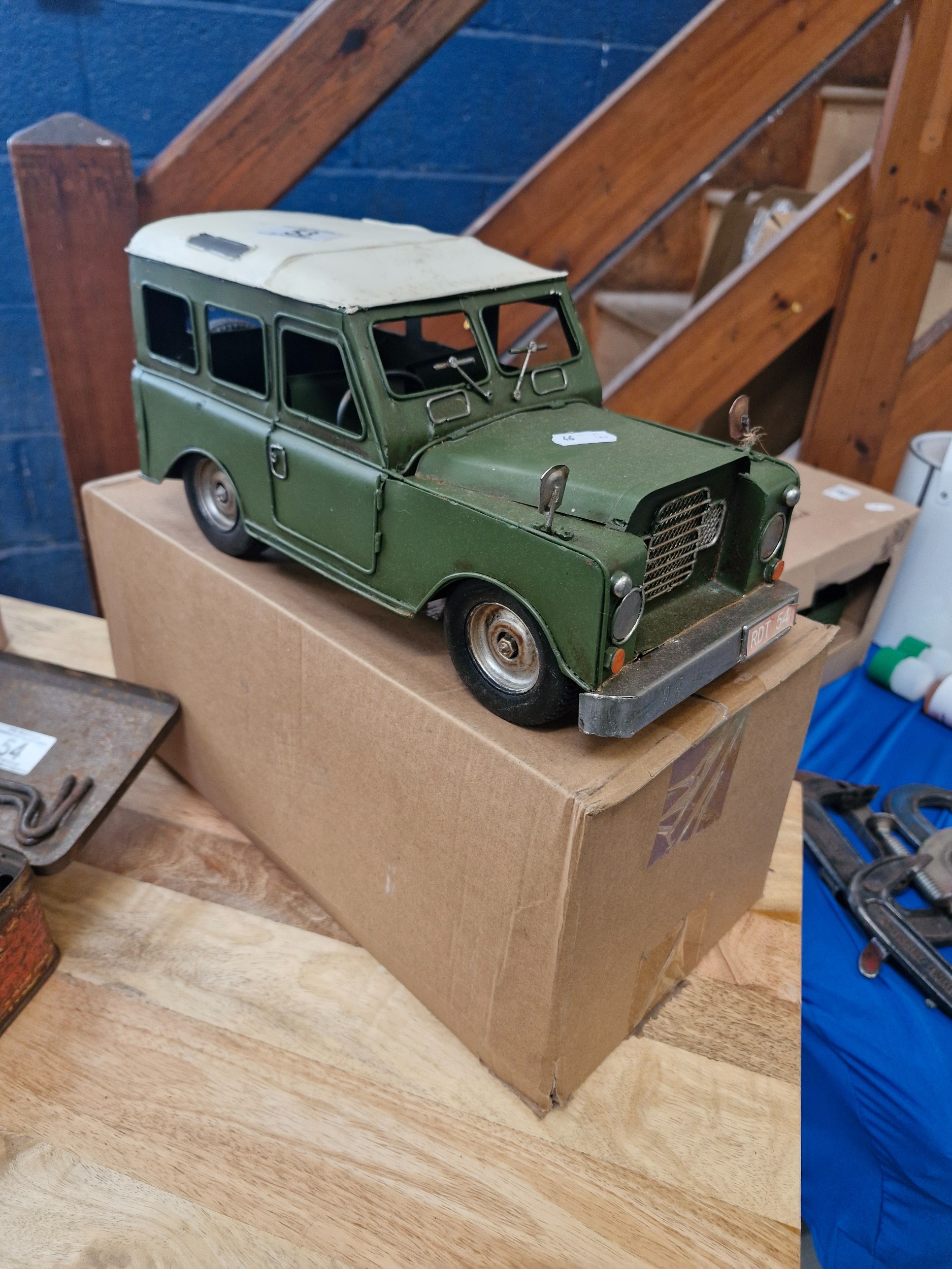Metal land rover