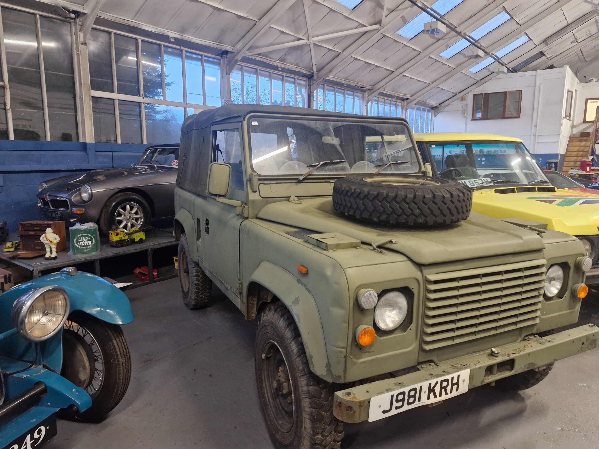 landrover 90 soft top 200tdi reg j981krh