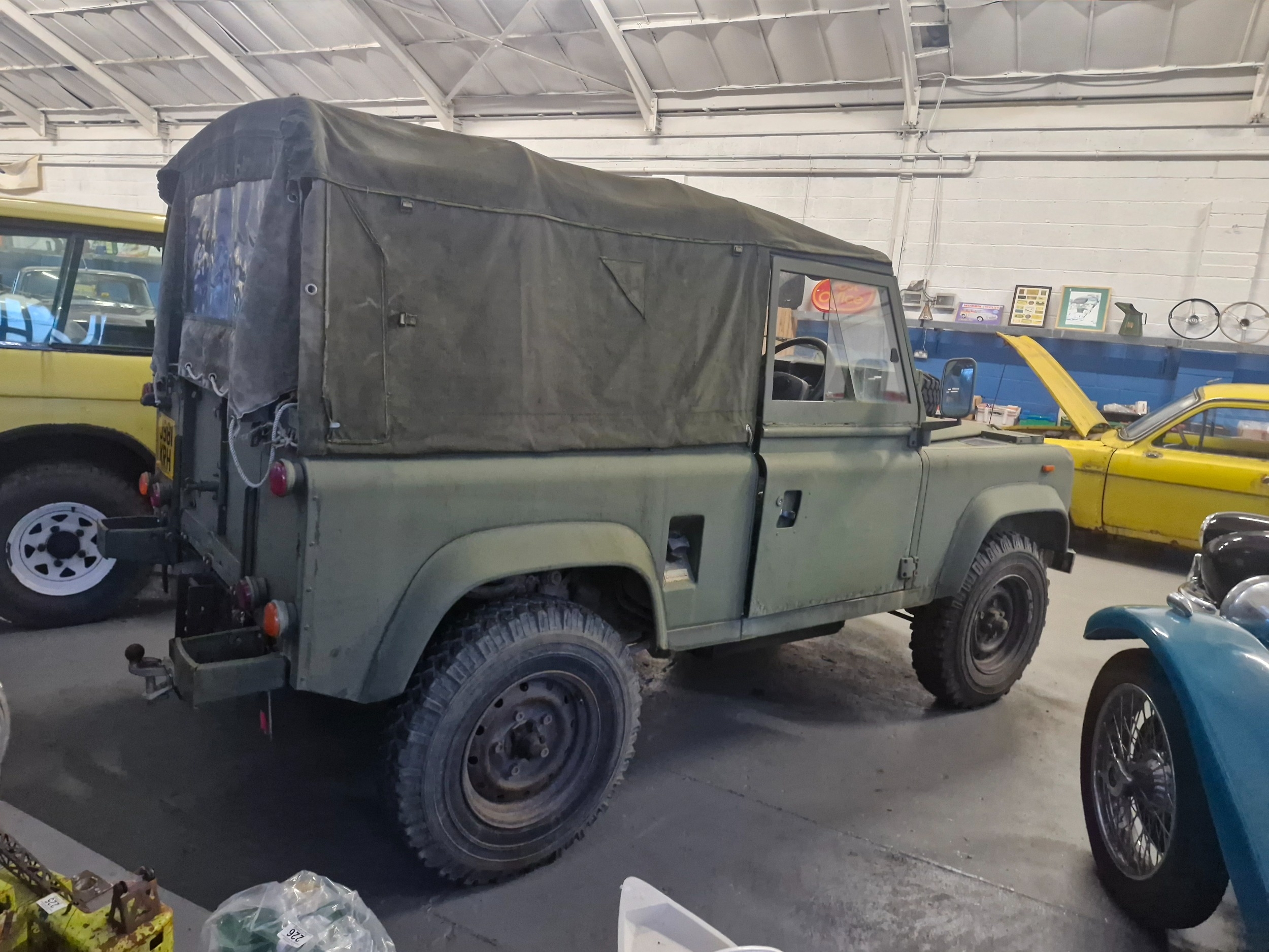 landrover 90 soft top 200tdi reg j981krh