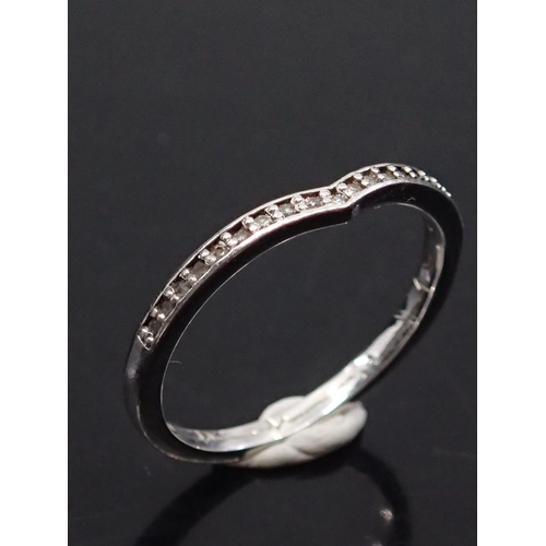 30 - A platinum diamond set ring approx. 2.6 grams finger size M half