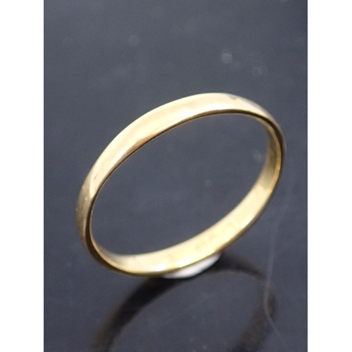 53 - A gold ring approx. 2.4 grams, finger size S