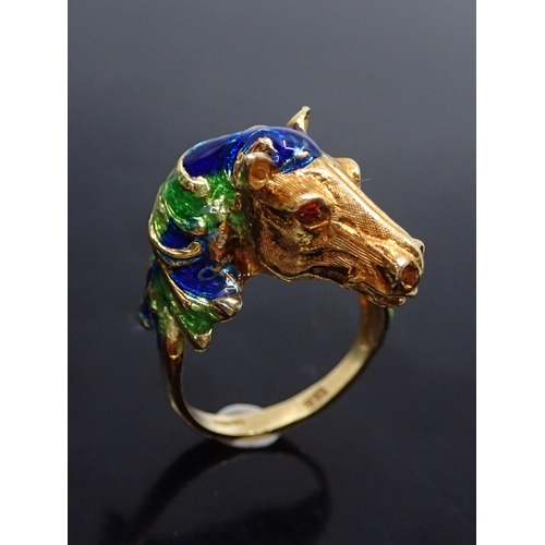 104 - An 18ct gold enamel horse ring, showing as finger size L