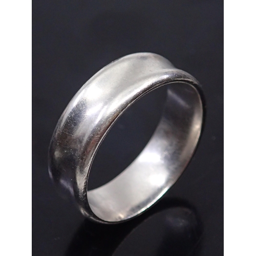 180 - A gents wedding band approx. 9.3 grams, finger size Y Half, (marked PD 950)