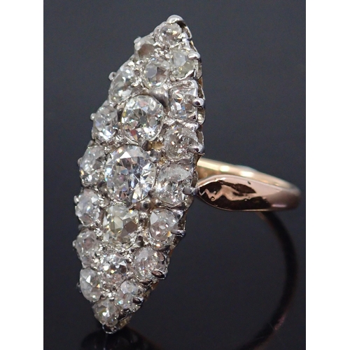 186 - A diamond cluster ring, total estimated weight of diamond 3cts finger size L