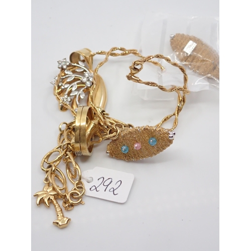 292 - A lot of 18ct gold jewellery, approx. 37 grams