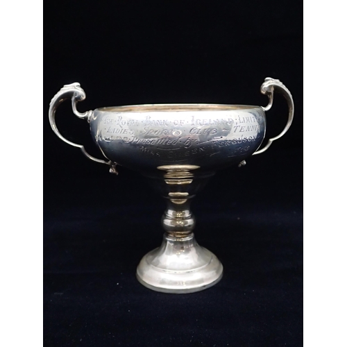 365 - A silver trophy cup approx. 111.5 grams, engraved 'The Royal Bank of Ireland Limited Ladies Sports C... 