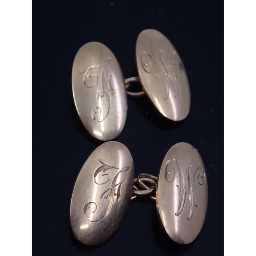 41 - A pair of gold cufflinks approx. 5 grams