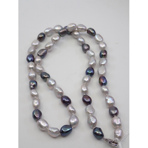 118 - A silver pearl necklace