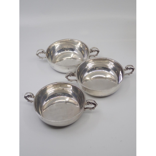 347 - Three silver dishes approx. 311 grams, Sheffield 1938-1939