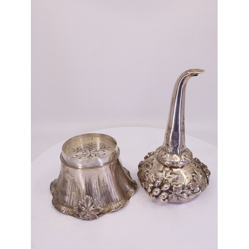 93 - A SILVER WINE FUNNEL fitted with detachable strainer, London 1838 by Charles Fox approx. 201 grams a... 