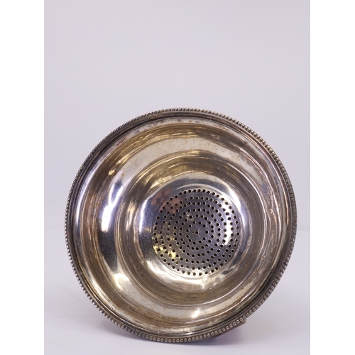 94 - A SILVER WINE FUNNEL fitted with detachable strainer, London 1809 by William Stroud approx. 72 grams... 