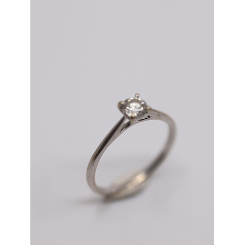 17 - A diamond solitaire ring with a IGL cert which states the diamond is 0.40cts G colour and Si1 clarit... 