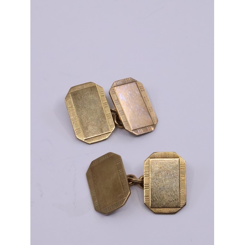 50 - A pair of gold cufflinks approx. 7.3 grams