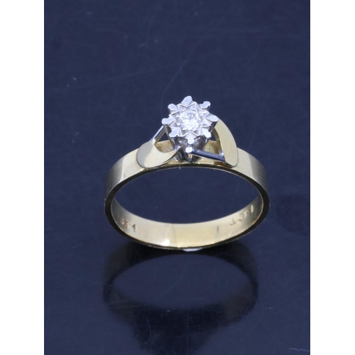 18 - A diamond set 18ct gold ring approx. 4.6 grams finger size Q Half