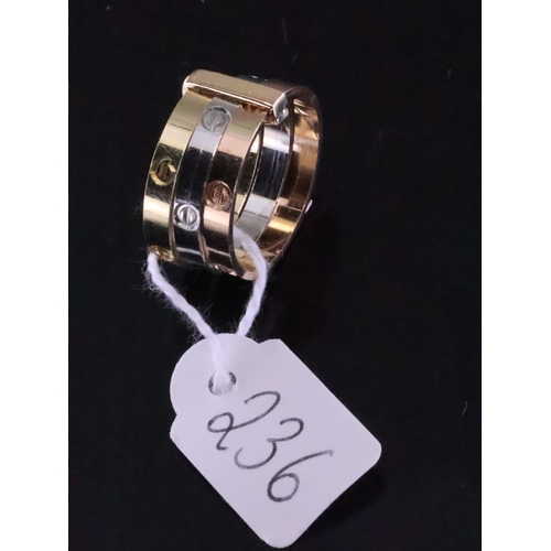 236 - A ladies 14ct gold ring approx. 6 grams finger size R