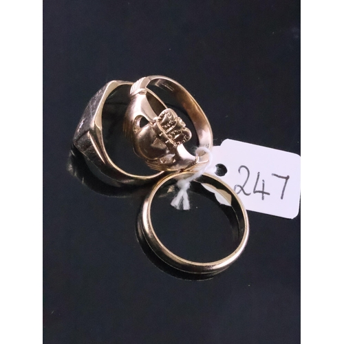 247 - Three gold rings, total weight approx. 14.7 grams finger sizes S (2 rings) & V