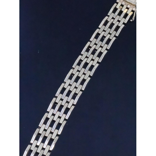 96 - A 14ct gold gate style bracelet approx. 31.7 grams