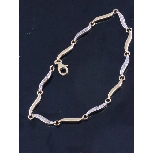 114 - A 9ct gold diamond bracelet approx. 3.2 grams