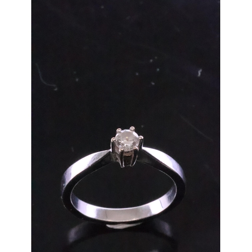 185 - A diamond solitaire ring finger size O half approx. 4.5 grams, estimated weight of diamond 0.20cts t... 