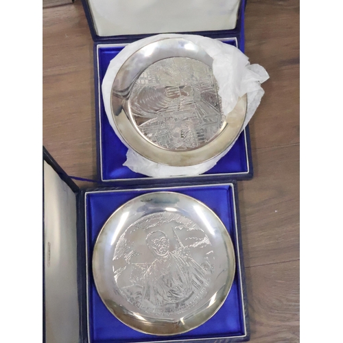 293 - Two Irish silver plates Dublin 1973 By Royal Irish, total weight approx. 629 grams