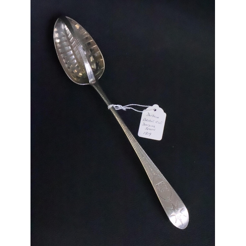 309 - An Irish silver brightcut diving spoon Dublin 1819 by James Keating, Approx. 118 grams