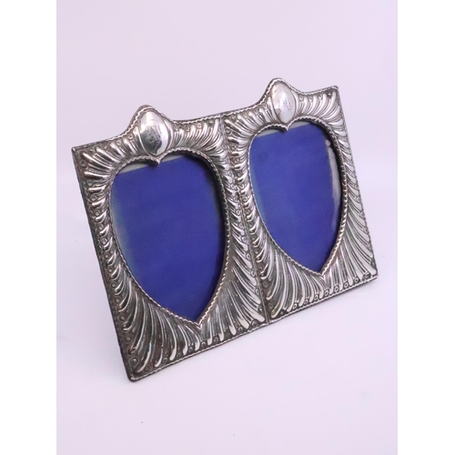 326 - A silver double heart photo frame (missing glass) London possibly 1901 To be sold on the instruction... 