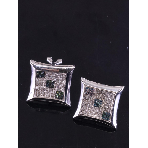 50 - A pair of diamond set 14kt gold earrings approx. 5.5 grams