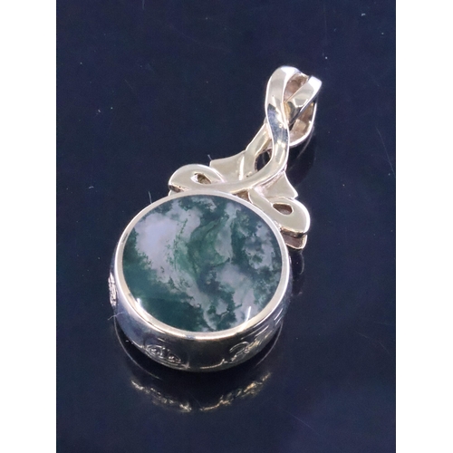 87 - A 9ct gold swivel fob approx. 11 grams