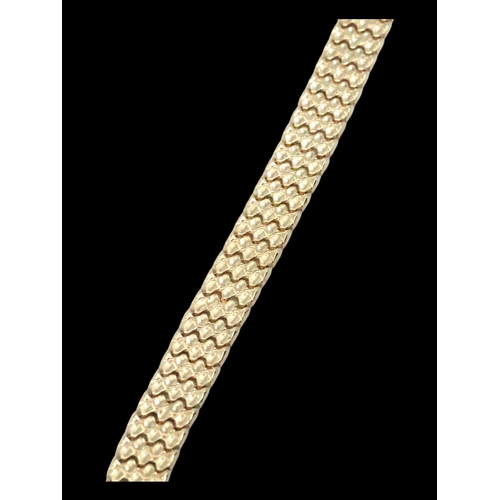 106 - A 9ct gold mesh style bracelet approx. 15.9 grams length 7.5 inches (catch in need of attention)