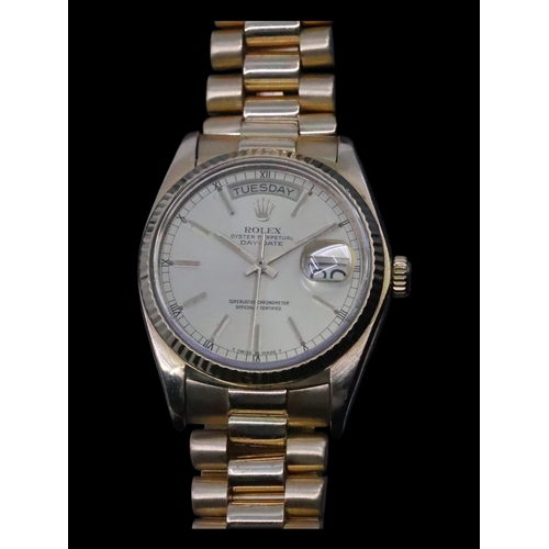 241 - A gents 18ct gold Rolex Oyster perpetual date-date watch approx. 134.5 grams (no box or papers)