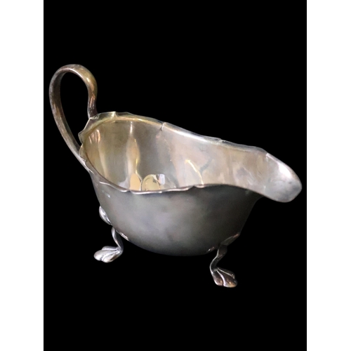 290 - A silver sauceboat approx. 96 grams Birmingham 1939