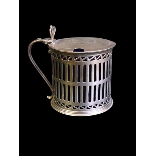 301 - A silver mustard pot London 1784 by William Plummer approx. 98 grams with a blue glass liner