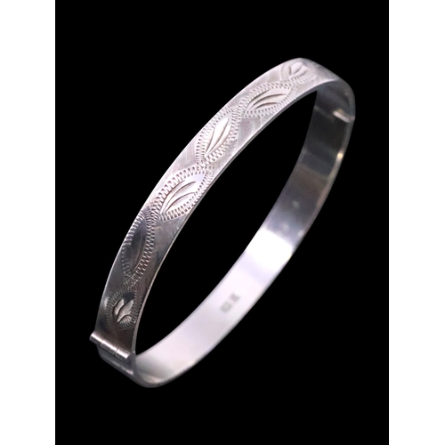 138 - A silver bangle approx. 16.8 grams