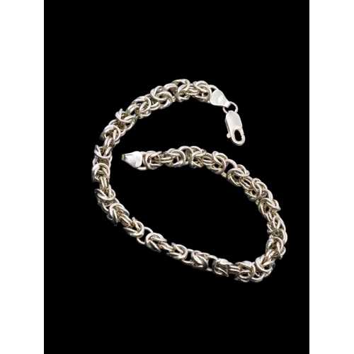 165 - An 18ct gold bracelet, 8 inches, total weight approx. 9.1g