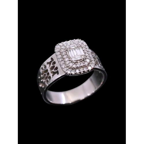 47 - A diamond cluster ring  finger size L approx. 5.4 grams