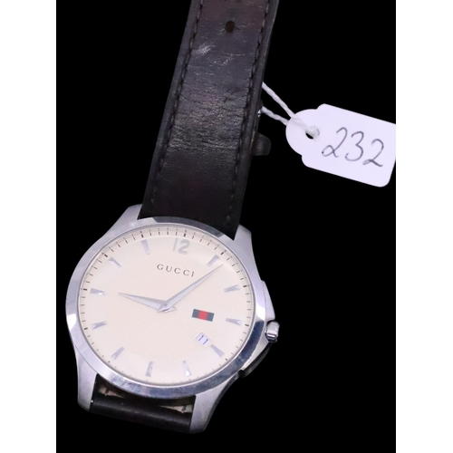 232 - A gents Gucci watch