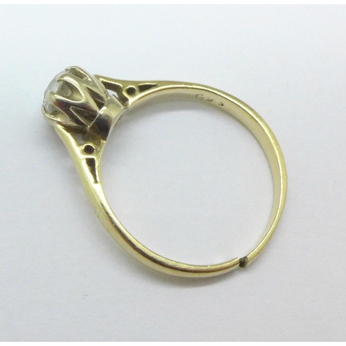 1066 - A 9ct gold and diamond ring, 1.7g, shank a/f