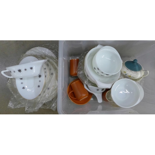 1101 - A collection of dinnerware, etc., including Honiton cups and saucers**PLEASE NOTE THIS LOT IS NOT EL... 