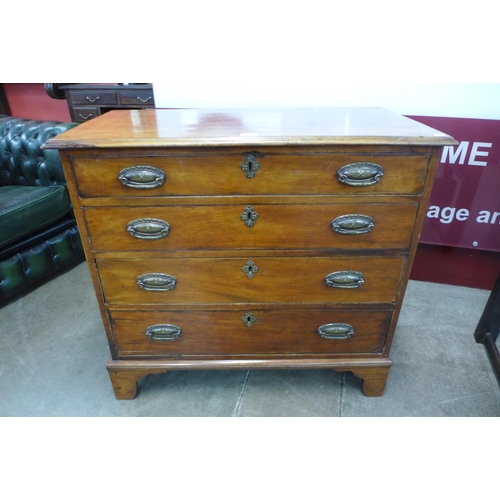 114 - A George III mahogany chest of drawers