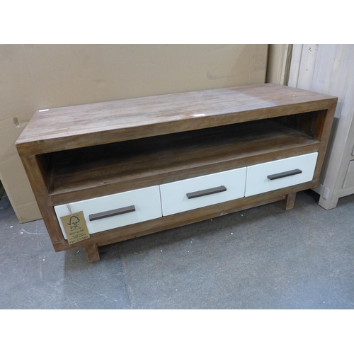 1414 - An Avoca TV stand (AVA016)