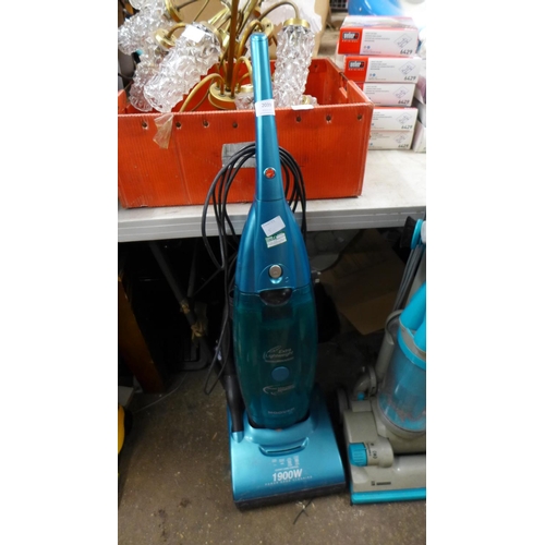 2052 - Hoover 1900w upright vacuum cleaner - W