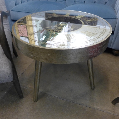 1847 - A circular gilt coffee table with integrated moving gears clock (1868682)   #