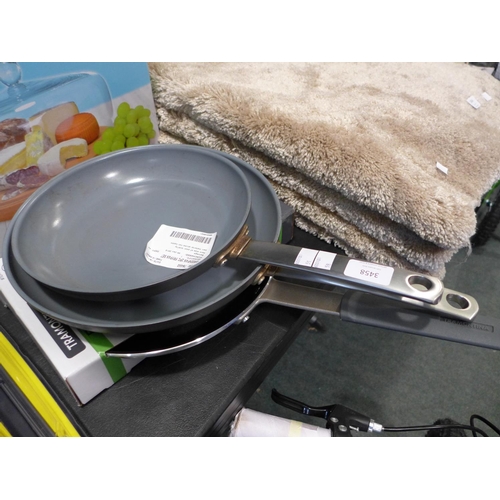 3458 - A Greenpan frying pan set and aTramontina frying pan (30cm)