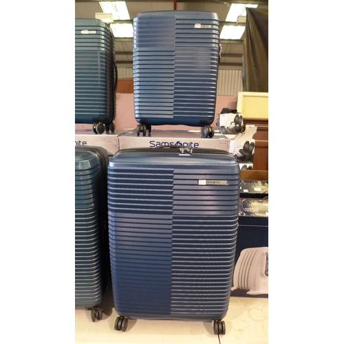 3470 - A Samsonite Stack two piece luggage set, RRP £114.99 + VAT