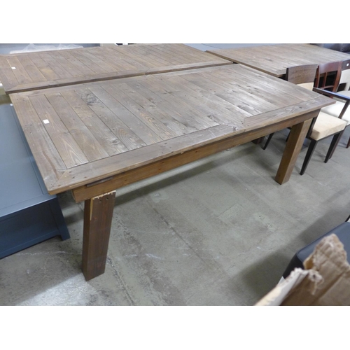 1398 - A rustic timber dining table