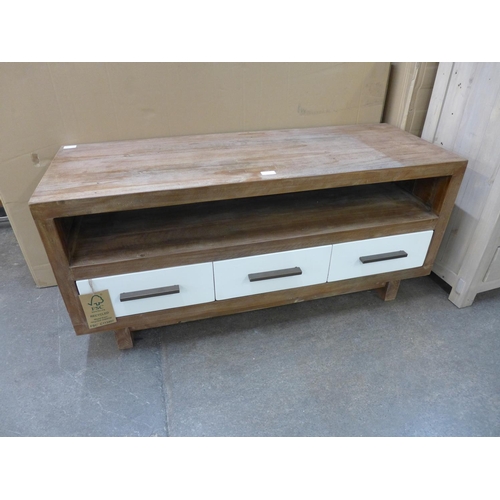 1414 - An Avoca TV stand (AVA016)